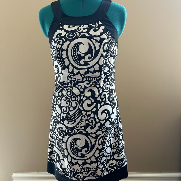 White House Black Market - black & white paisley, silk, knee-length dress Size 0 - Picture 1 of 5